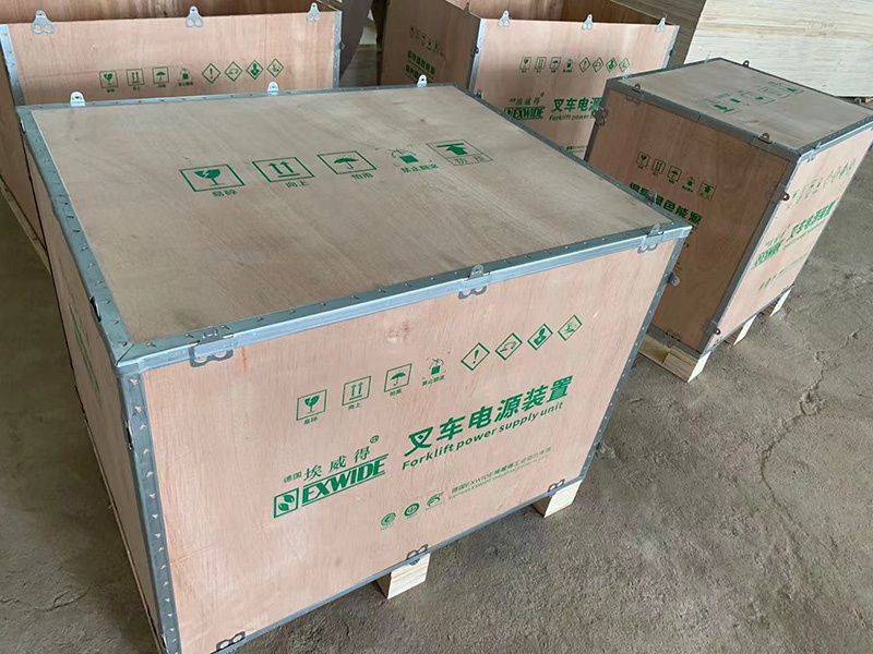 鋼帶箱